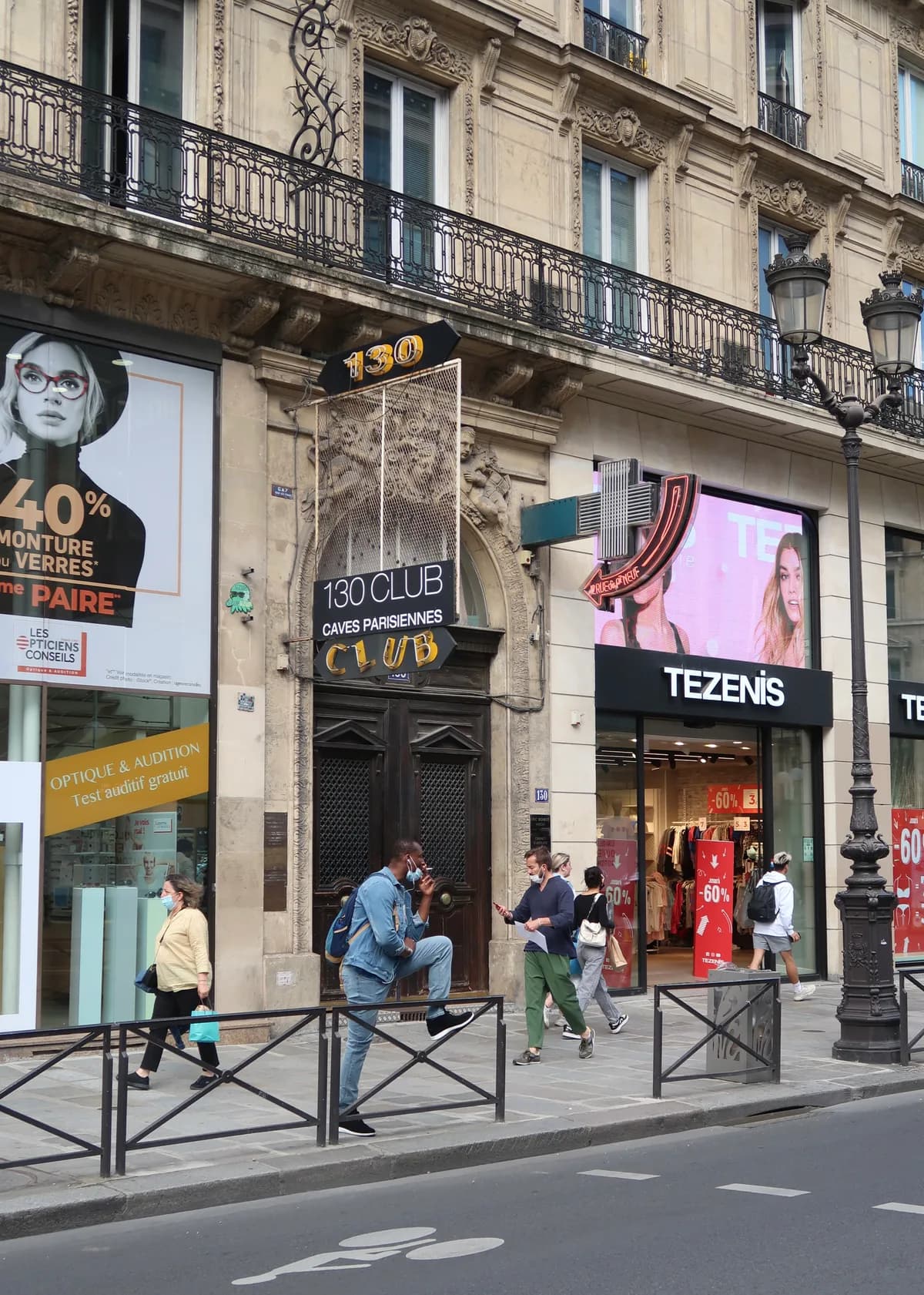Immeuble haussmannien au 130 rue de Rivoli dans le 1er arrondissement de Paris